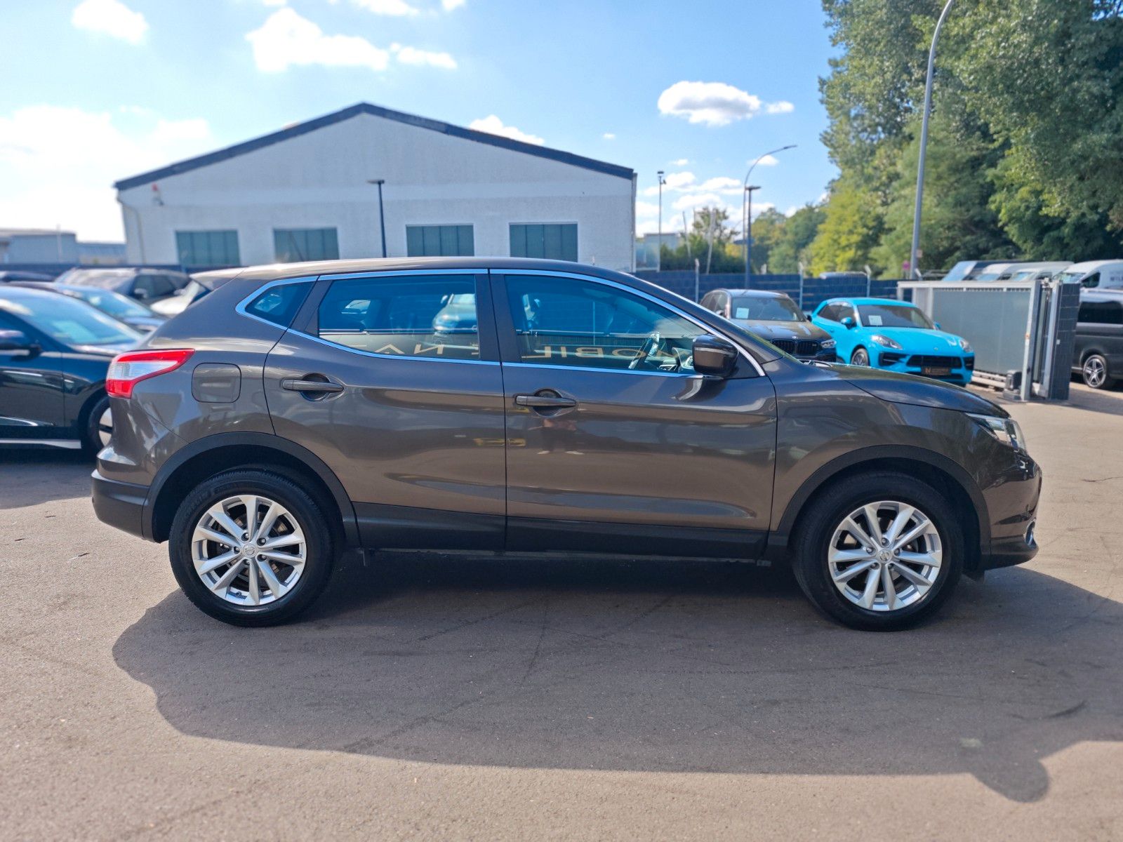 Fahrzeugabbildung Nissan QASHQAI ACENTA *2. HAND*NAVI*ALU*PDC*