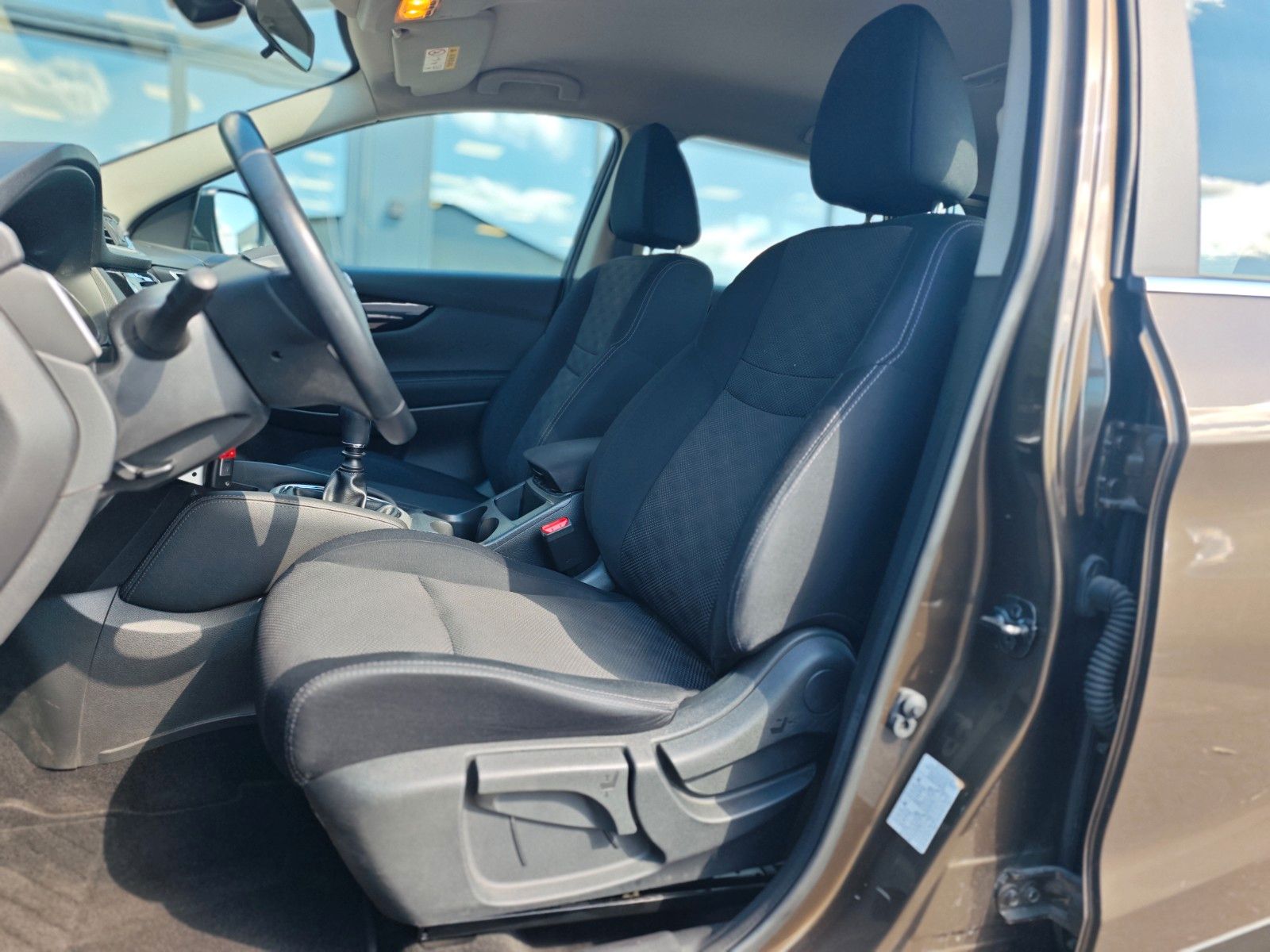 Fahrzeugabbildung Nissan QASHQAI ACENTA *2. HAND*NAVI*ALU*PDC*