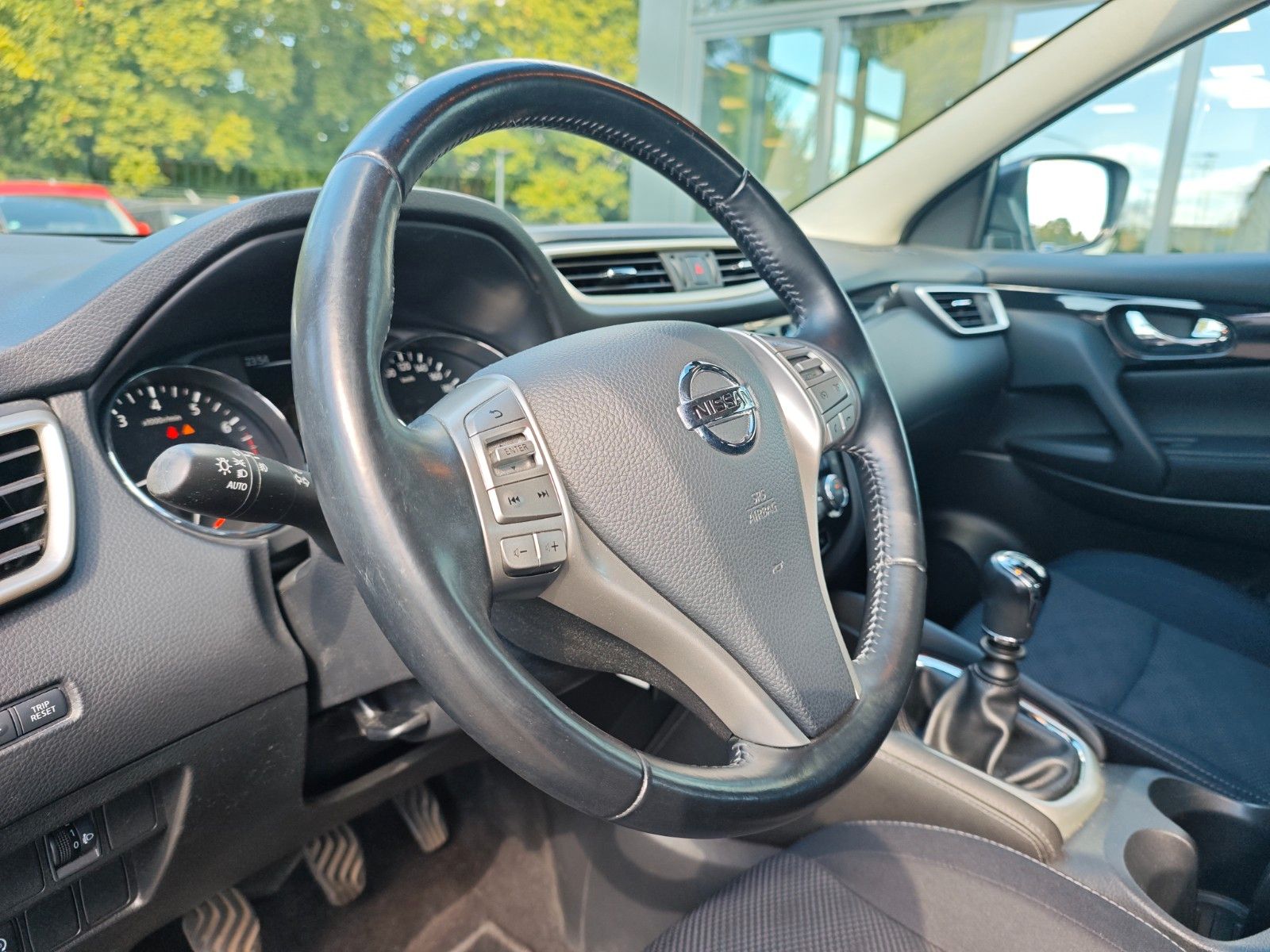 Fahrzeugabbildung Nissan QASHQAI ACENTA *2. HAND*NAVI*ALU*PDC*