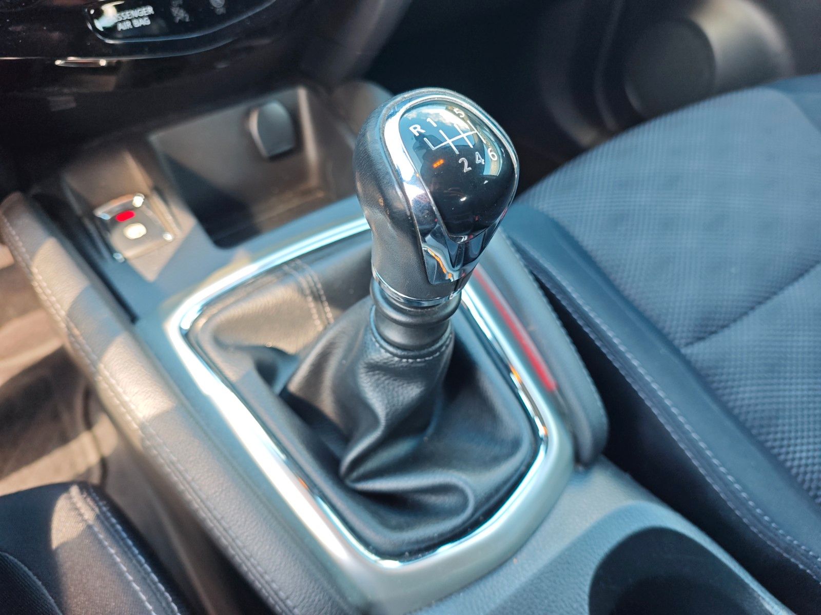 Fahrzeugabbildung Nissan QASHQAI ACENTA *2. HAND*NAVI*ALU*PDC*