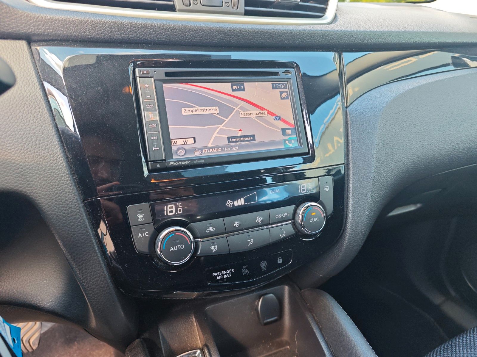 Fahrzeugabbildung Nissan QASHQAI ACENTA *2. HAND*NAVI*ALU*PDC*