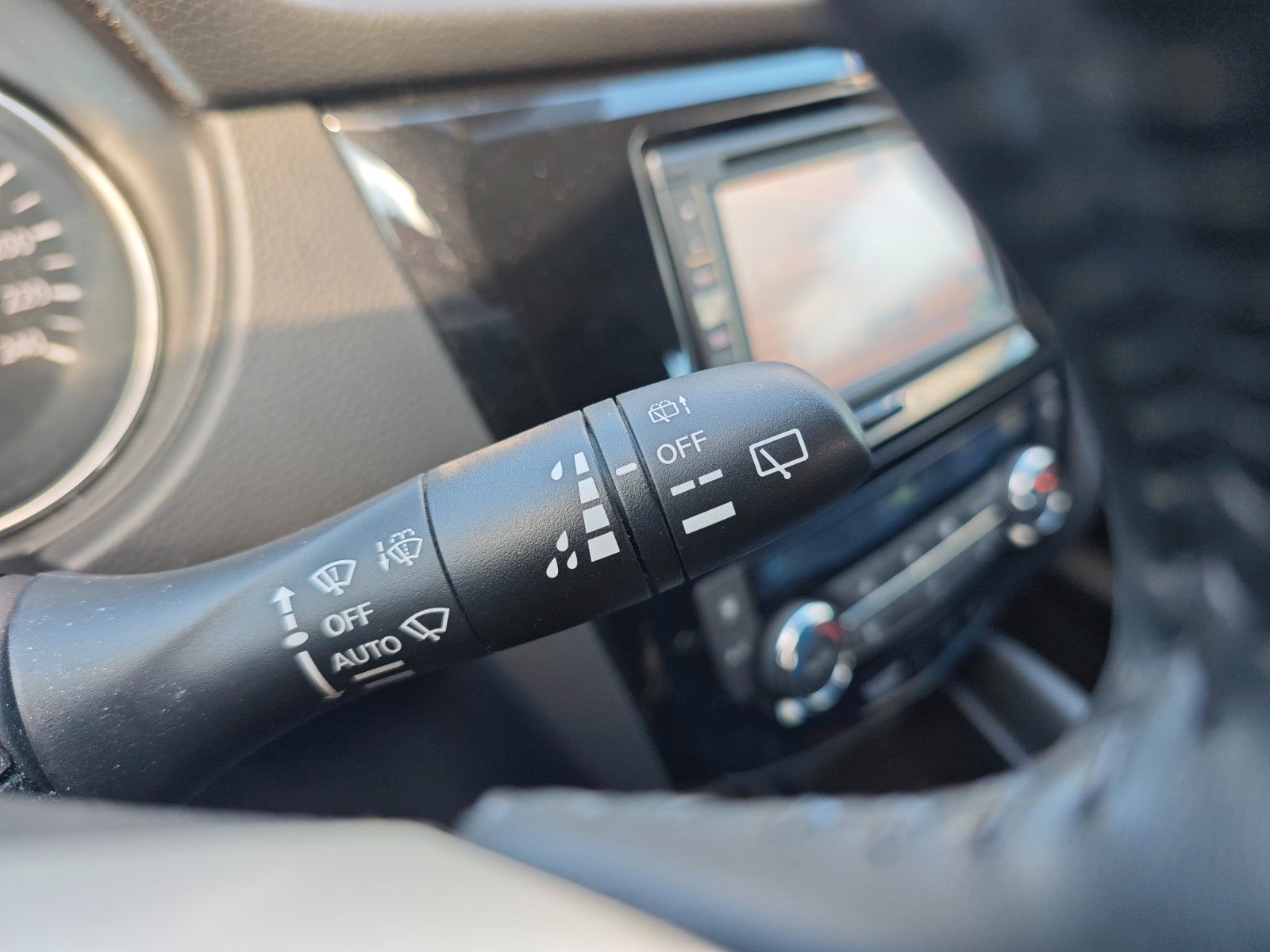 Fahrzeugabbildung Nissan QASHQAI ACENTA *2. HAND*NAVI*ALU*PDC*