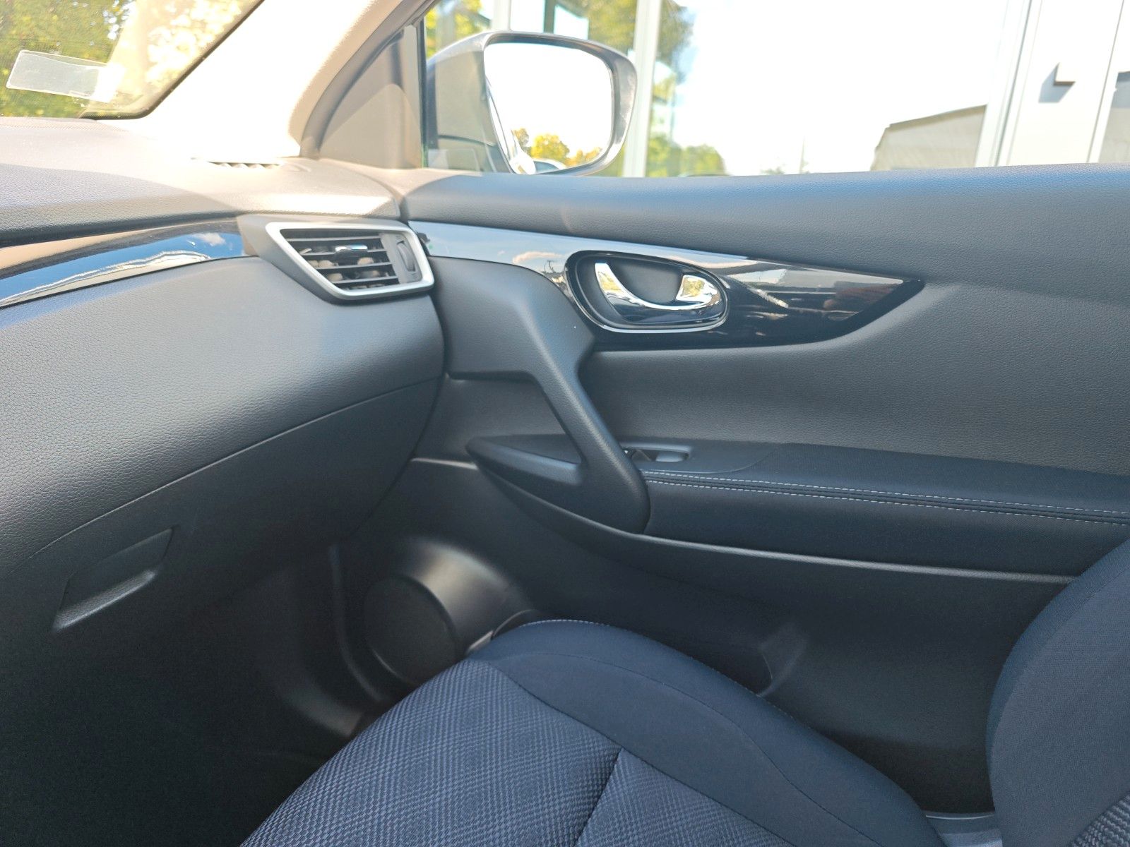 Fahrzeugabbildung Nissan QASHQAI ACENTA *2. HAND*NAVI*ALU*PDC*
