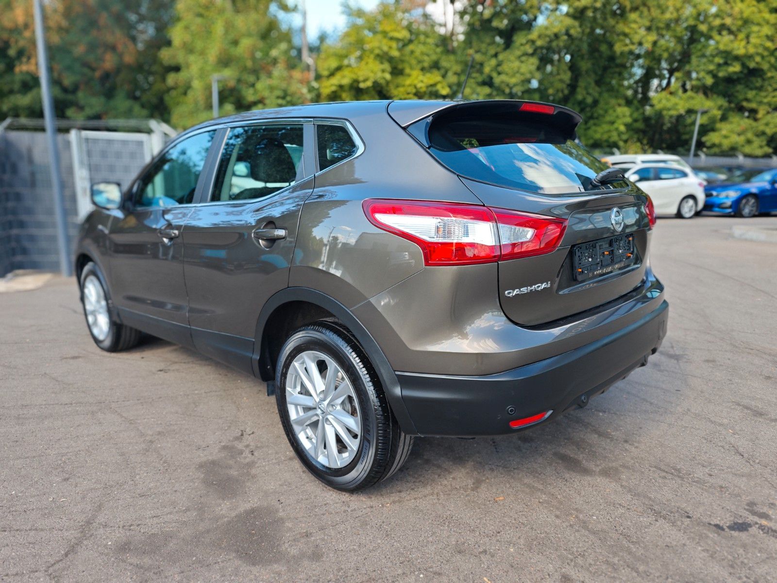 Fahrzeugabbildung Nissan QASHQAI ACENTA *2. HAND*NAVI*ALU*PDC*