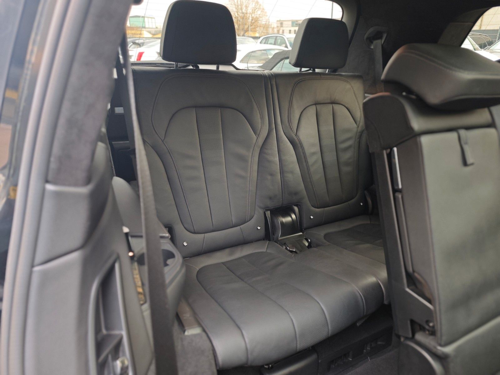 Fahrzeugabbildung BMW X7 xDrive 40d M SPORT*SOFT*LUFT*7SEATS*LASER*1.H
