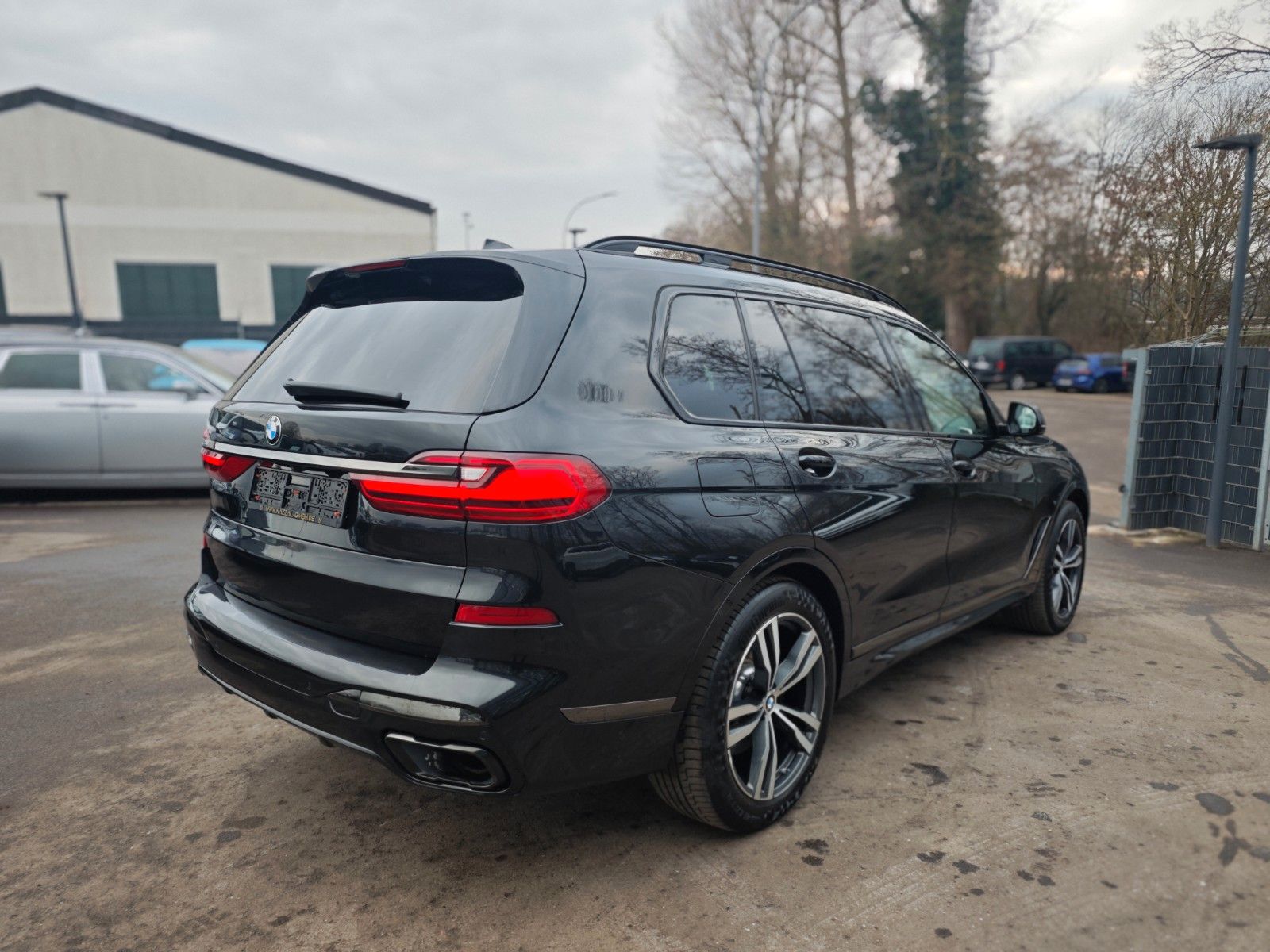 Fahrzeugabbildung BMW X7 xDrive 40d M SPORT*SOFT*LUFT*7SEATS*LASER*1.H