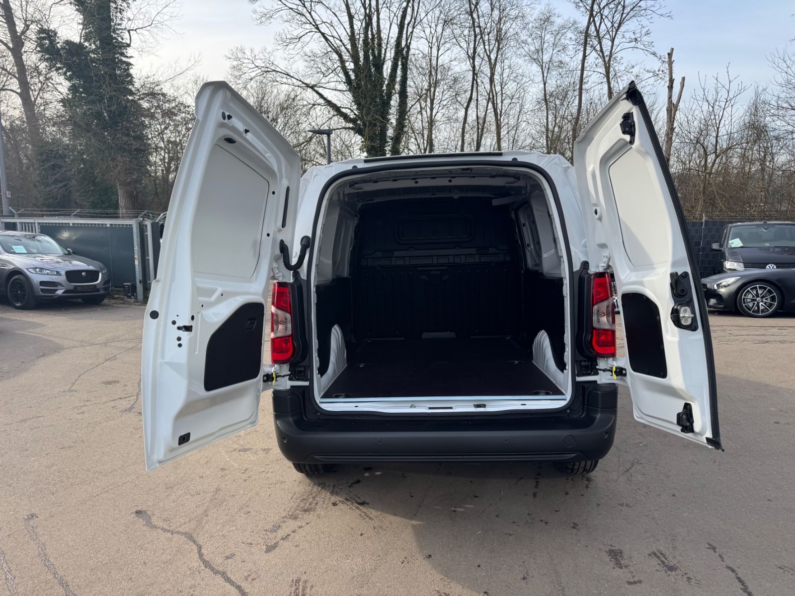 Fahrzeugabbildung Peugeot PARTNER L2 H1 XL LANGVERSION*AUTOMATIK*KAMERA