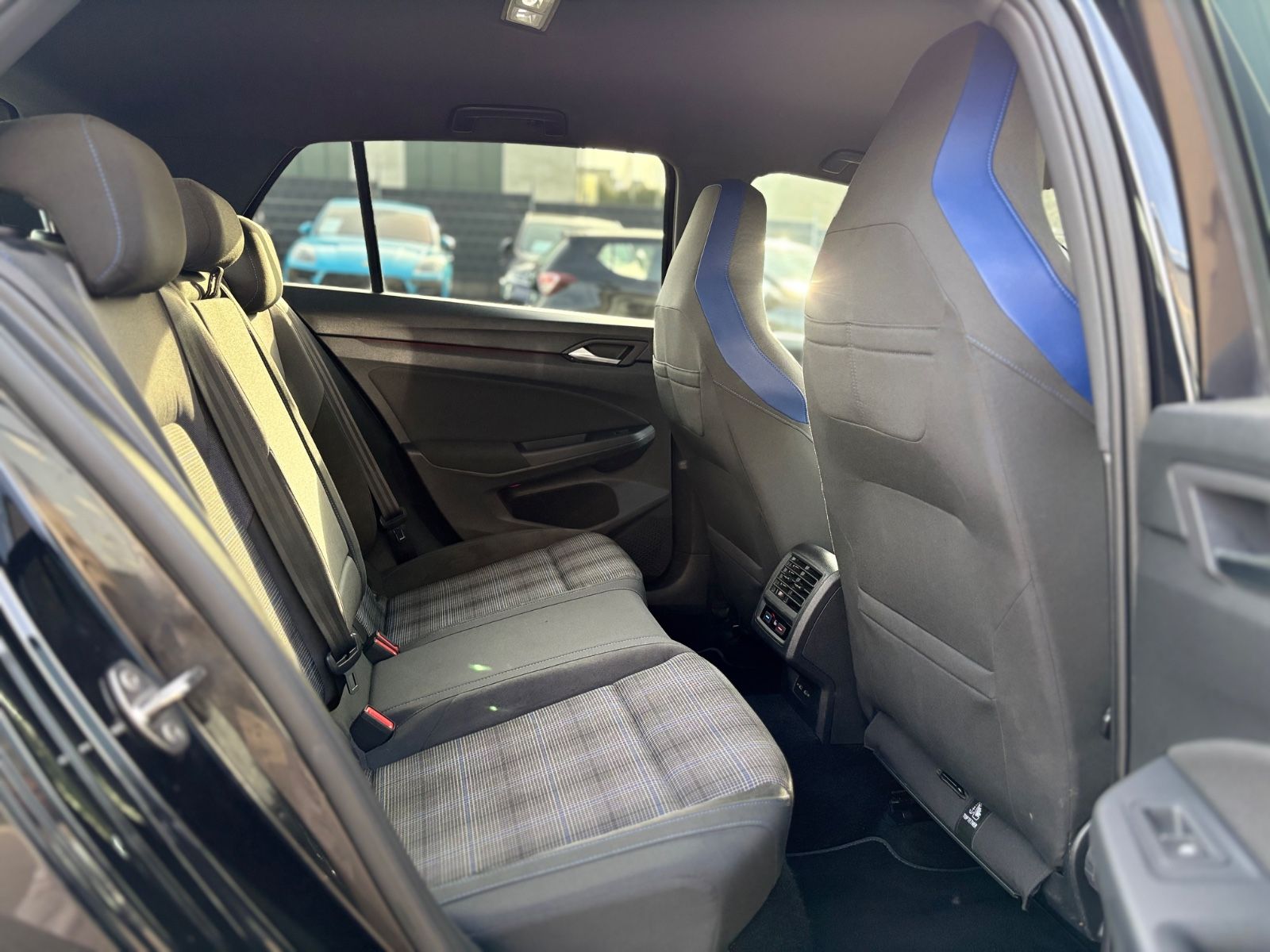 Fahrzeugabbildung Volkswagen Golf VIII LIM GTE*AUT*VOLL-LED*KAMERA*2.HD*TOP