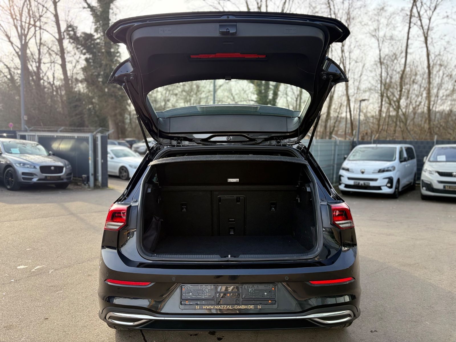 Fahrzeugabbildung Volkswagen Golf VIII LIM GTE*AUT*VOLL-LED*KAMERA*2.HD*TOP