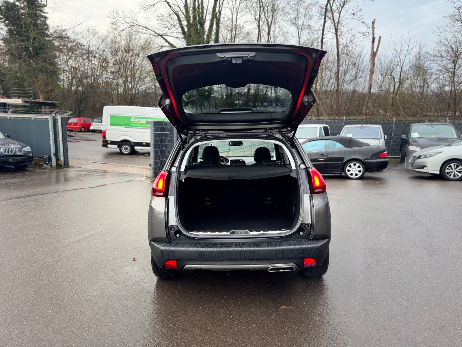 Fahrzeugabbildung Peugeot 2008 BLUE HDI 100 *GT-LINE*PANORAMA*SPORTSITZE*