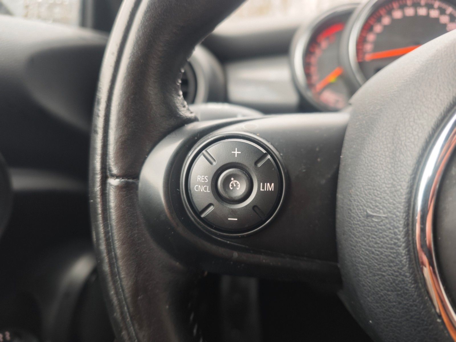 Fahrzeugabbildung MINI COOPER CABRIO*AUT*VOLL-LEDER BRAUN *2.HD*TOP