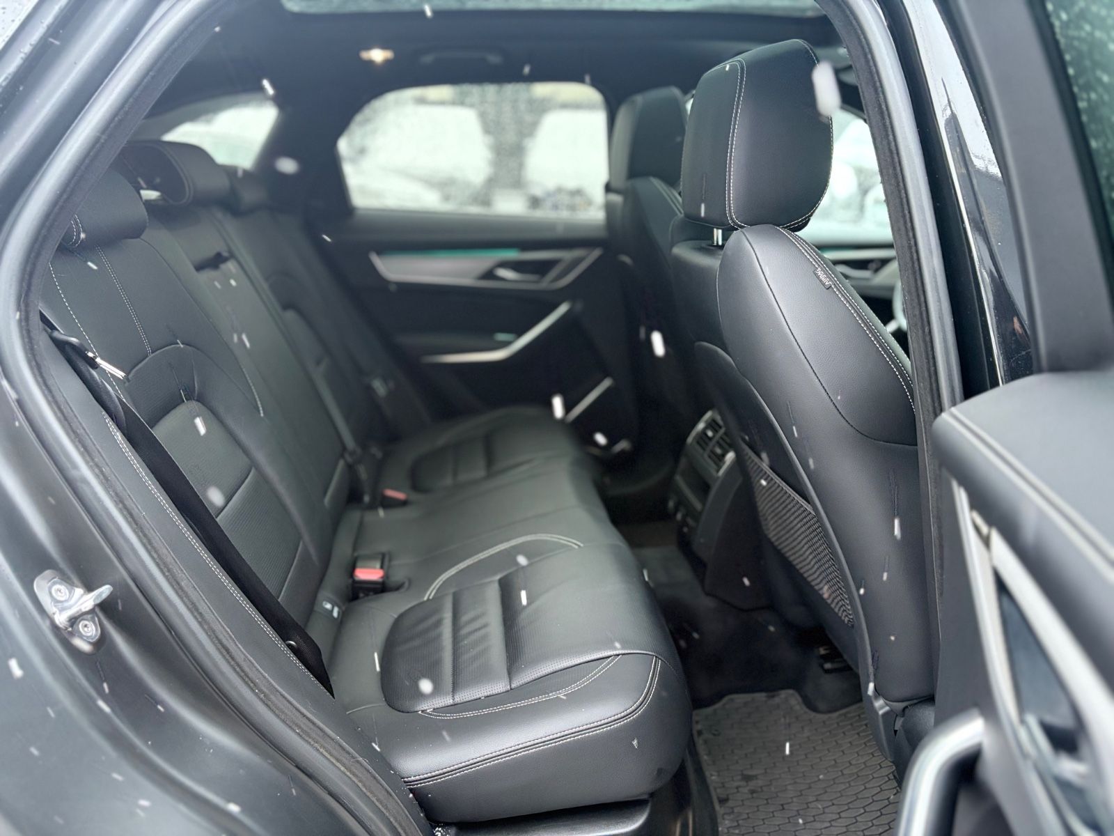 Fahrzeugabbildung Jaguar F-PACE R-DYNAMIC AWD*AUT*1.HD*PANO*LED*EL.AHK*