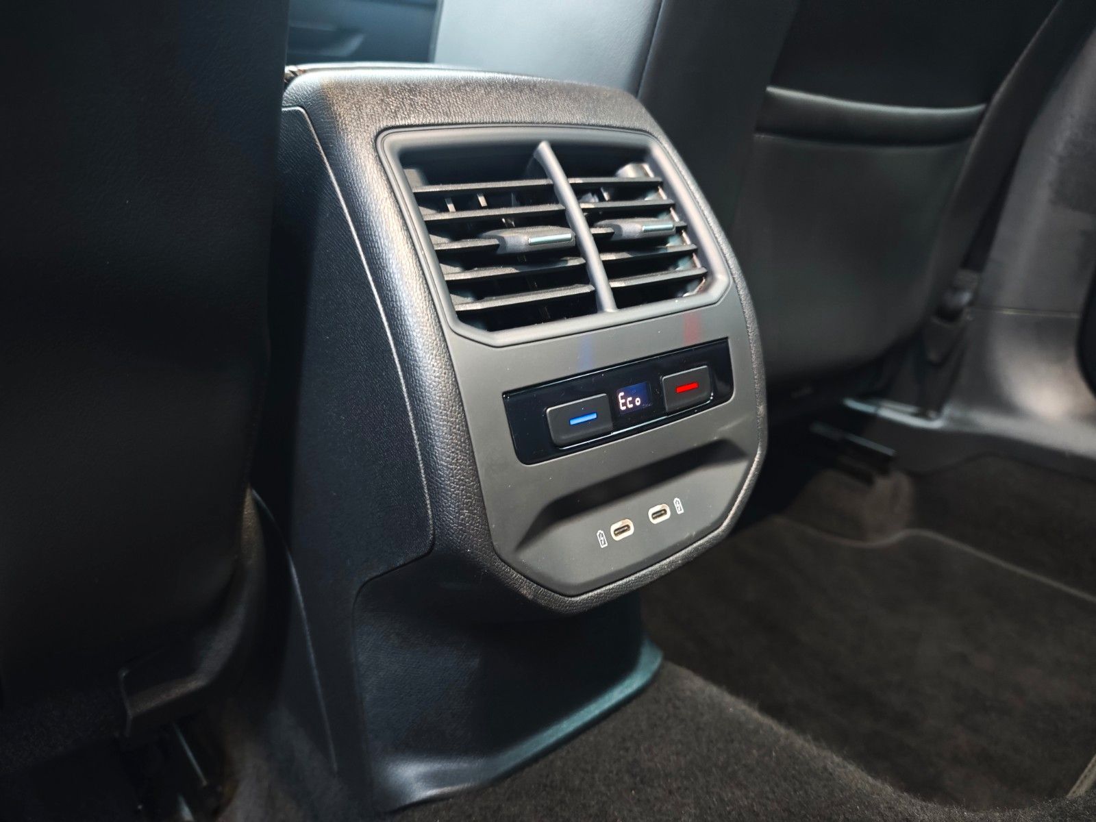 Fahrzeugabbildung CUPRA FORMENTOR VZ PLUG IN HYBRID*SONDERLACK*LED*1.HD*