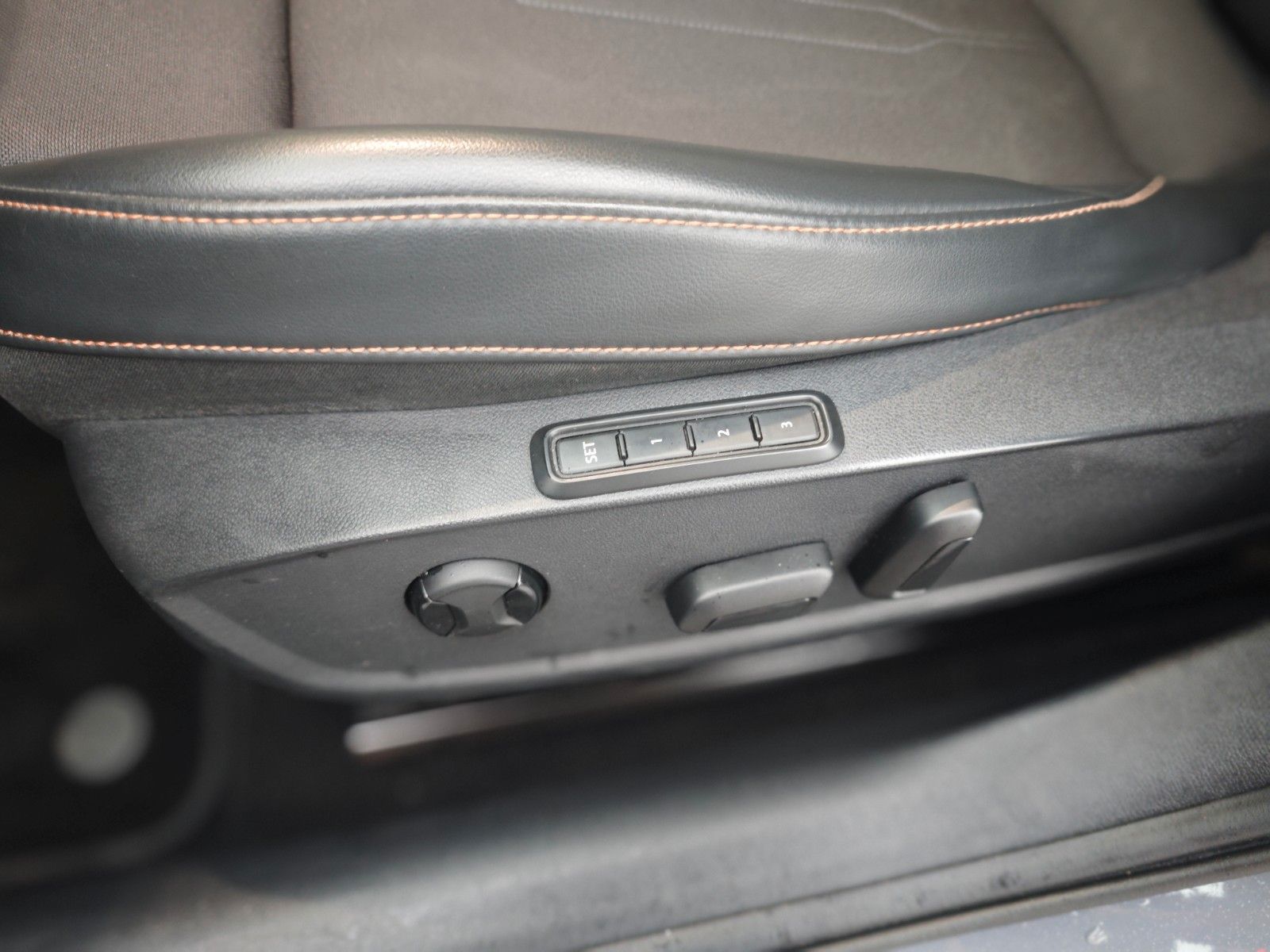 Fahrzeugabbildung CUPRA FORMENTOR VZ PLUG IN HYBRID*SONDERLACK*LED*1.HD*