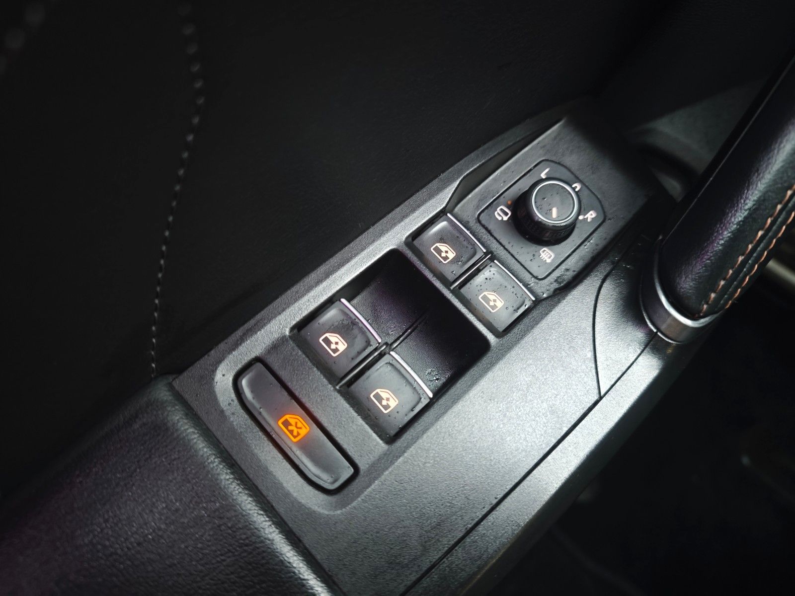 Fahrzeugabbildung CUPRA FORMENTOR VZ PLUG IN HYBRID*SONDERLACK*LED*1.HD*