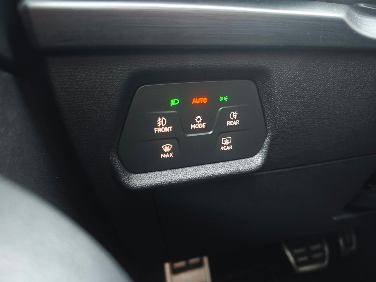 Fahrzeugabbildung CUPRA FORMENTOR VZ PLUG IN HYBRID*SONDERLACK*LED*1.HD*