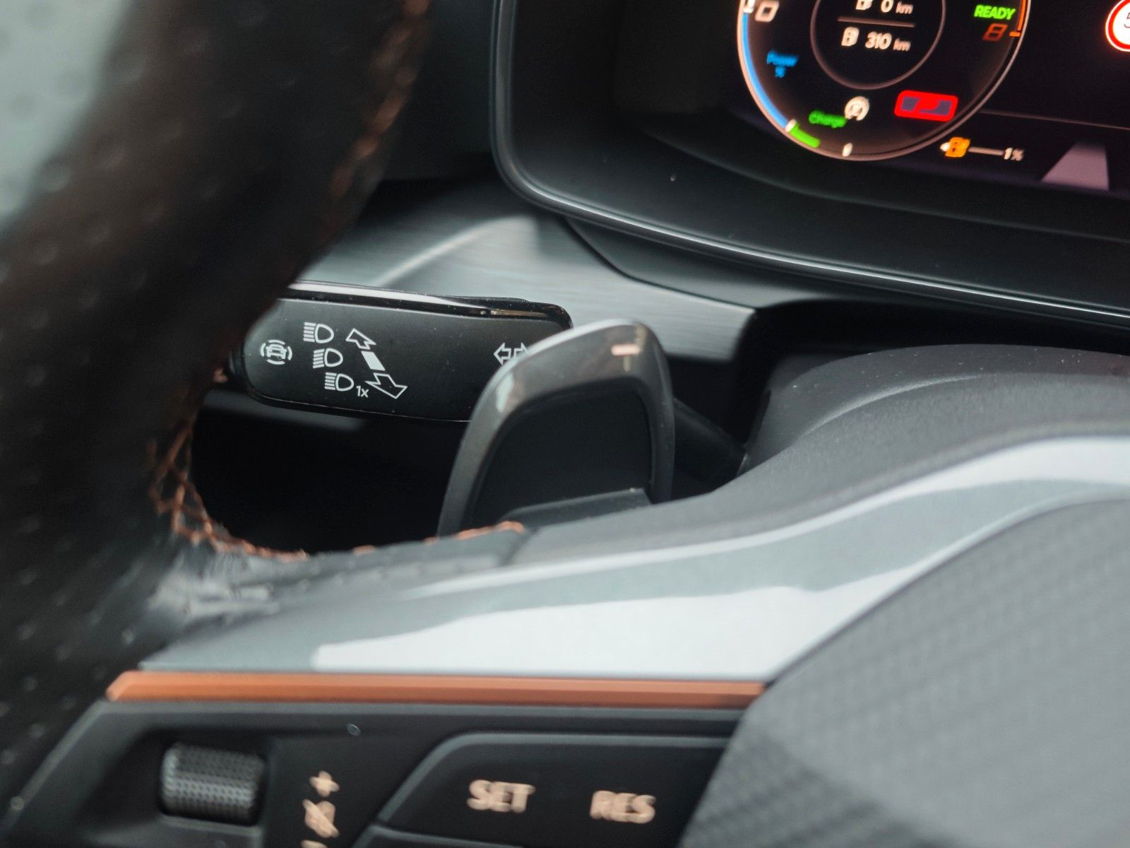 Fahrzeugabbildung CUPRA FORMENTOR VZ PLUG IN HYBRID*SONDERLACK*LED*1.HD*