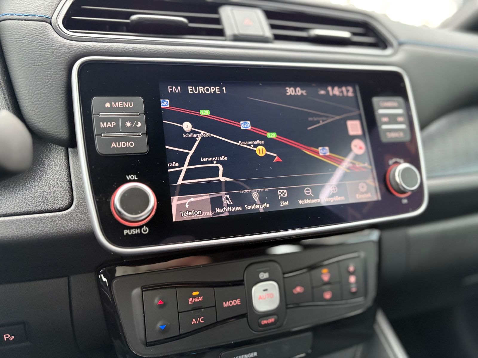 Fahrzeugabbildung Nissan LEAF *360° KAMERA*NAVIGATION*