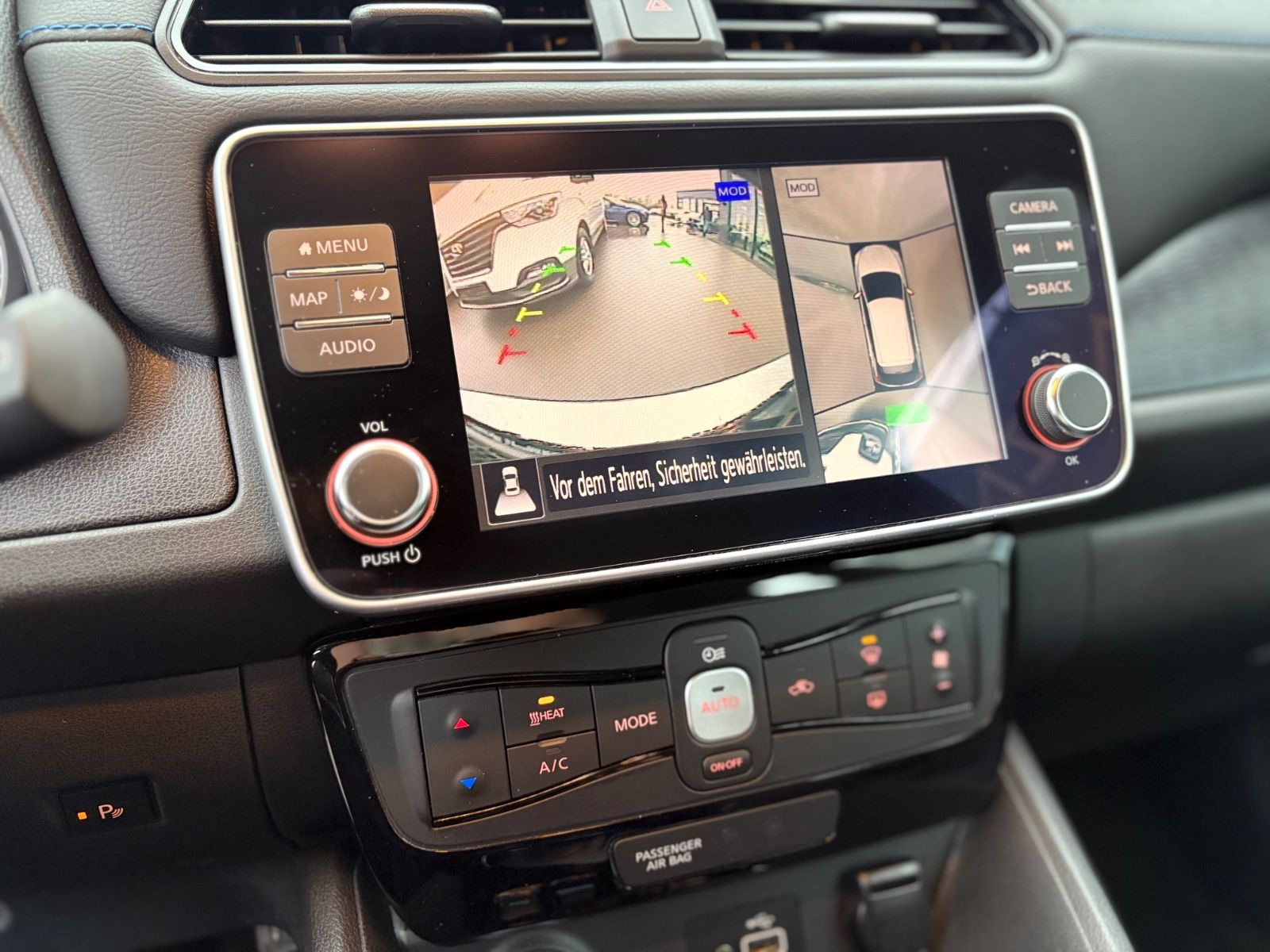 Fahrzeugabbildung Nissan LEAF *360° KAMERA*NAVIGATION*