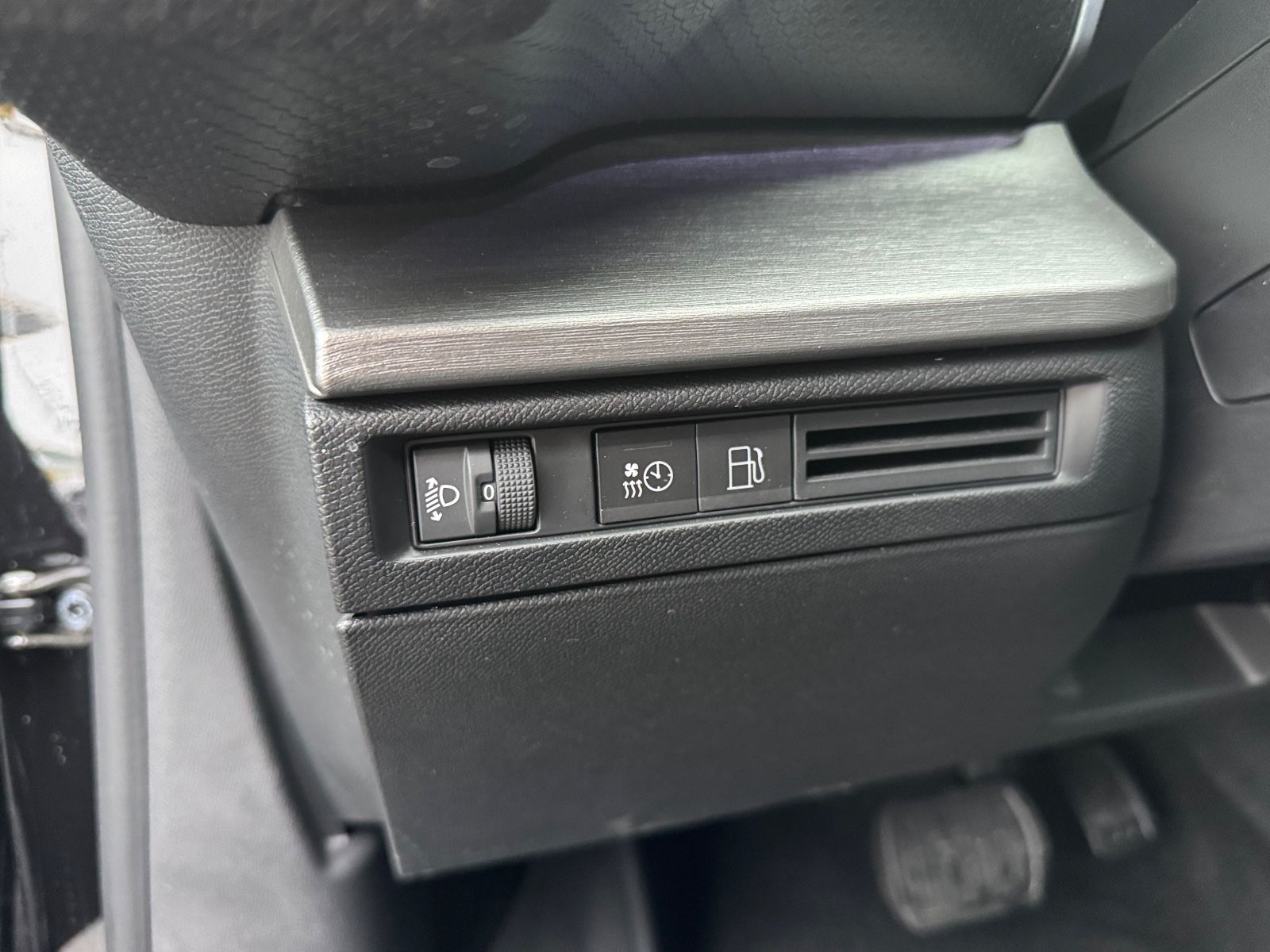 Fahrzeugabbildung Citroën C5 X FEEL PLUG IN HYBRID*AUT*1.HD*KAMERA*NAVI*