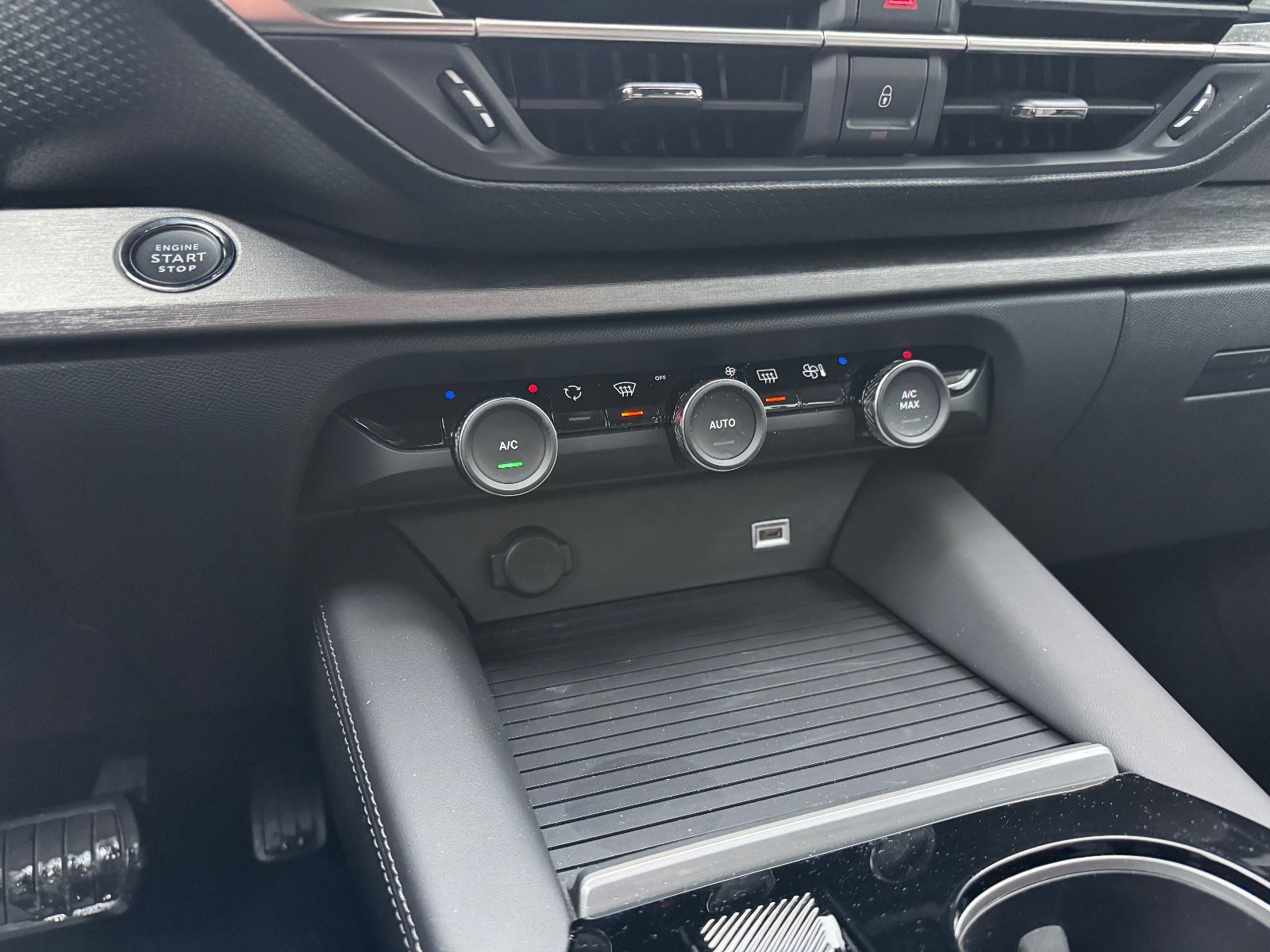 Fahrzeugabbildung Citroën C5 X FEEL PLUG IN HYBRID*AUT*1.HD*KAMERA*NAVI*