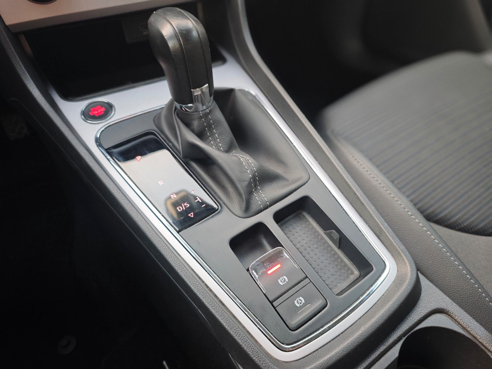 Fahrzeugabbildung SEAT LEON ST XCELLENCE*AUT*2.HD*ACC*BEATS*NAVI*