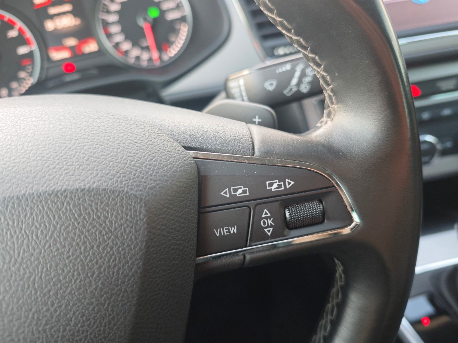 Fahrzeugabbildung SEAT LEON ST XCELLENCE*AUT*2.HD*ACC*BEATS*NAVI*