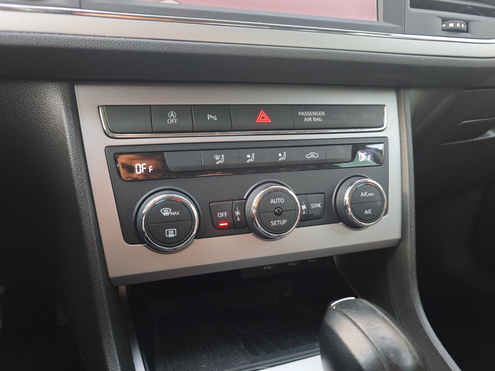 Fahrzeugabbildung SEAT LEON ST XCELLENCE*AUT*2.HD*ACC*BEATS*NAVI*