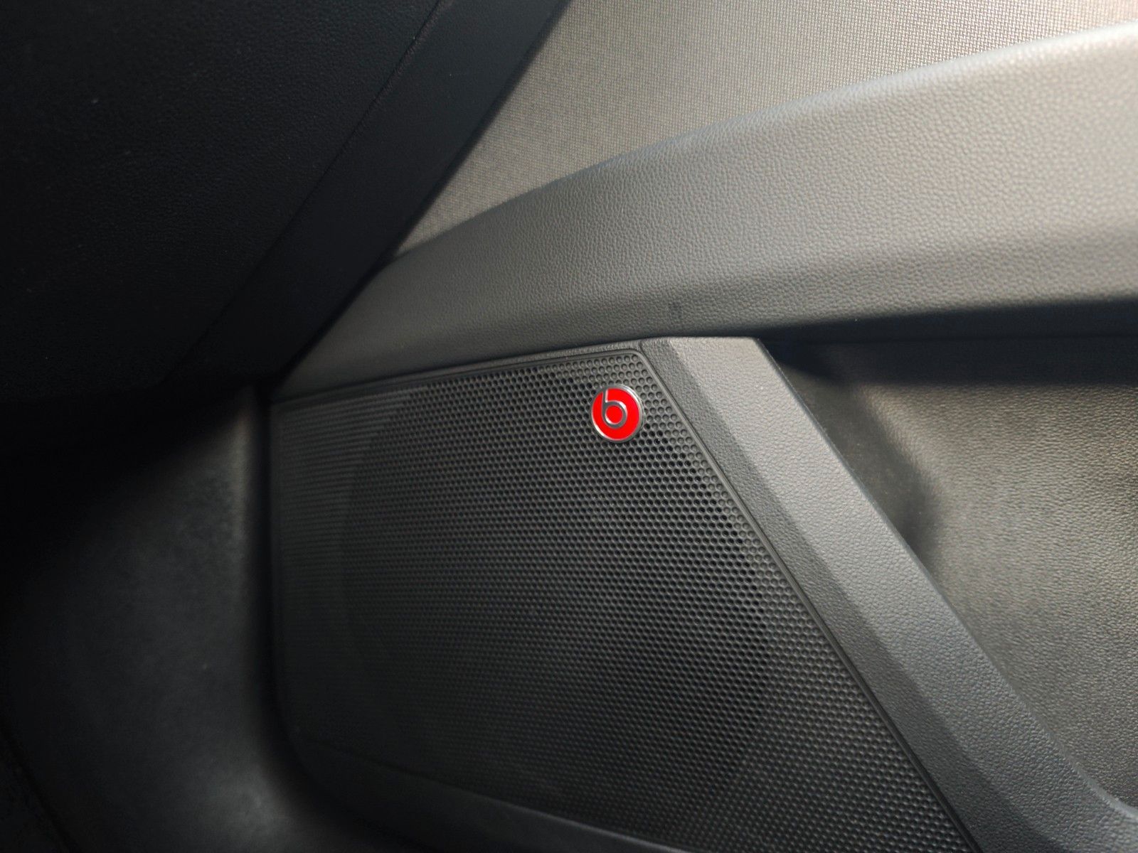 Fahrzeugabbildung SEAT LEON ST XCELLENCE*AUT*2.HD*ACC*BEATS*NAVI*