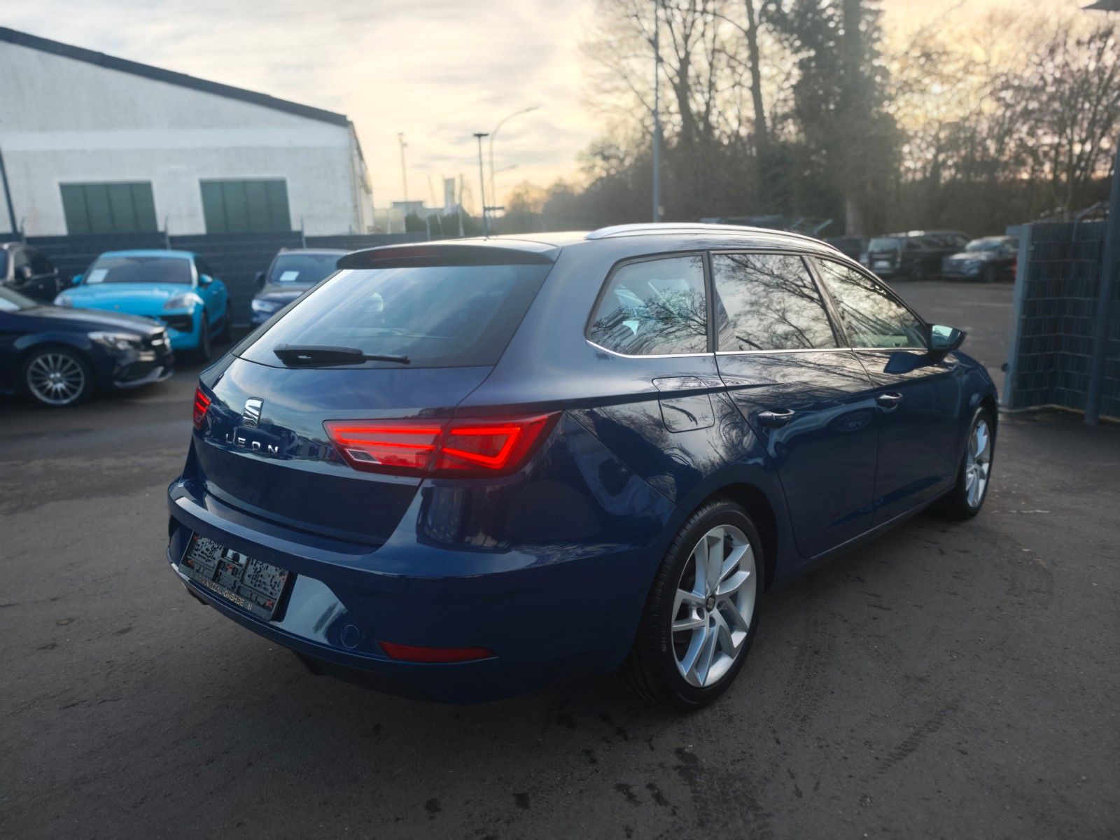 Fahrzeugabbildung SEAT LEON ST XCELLENCE*AUT*2.HD*ACC*BEATS*NAVI*