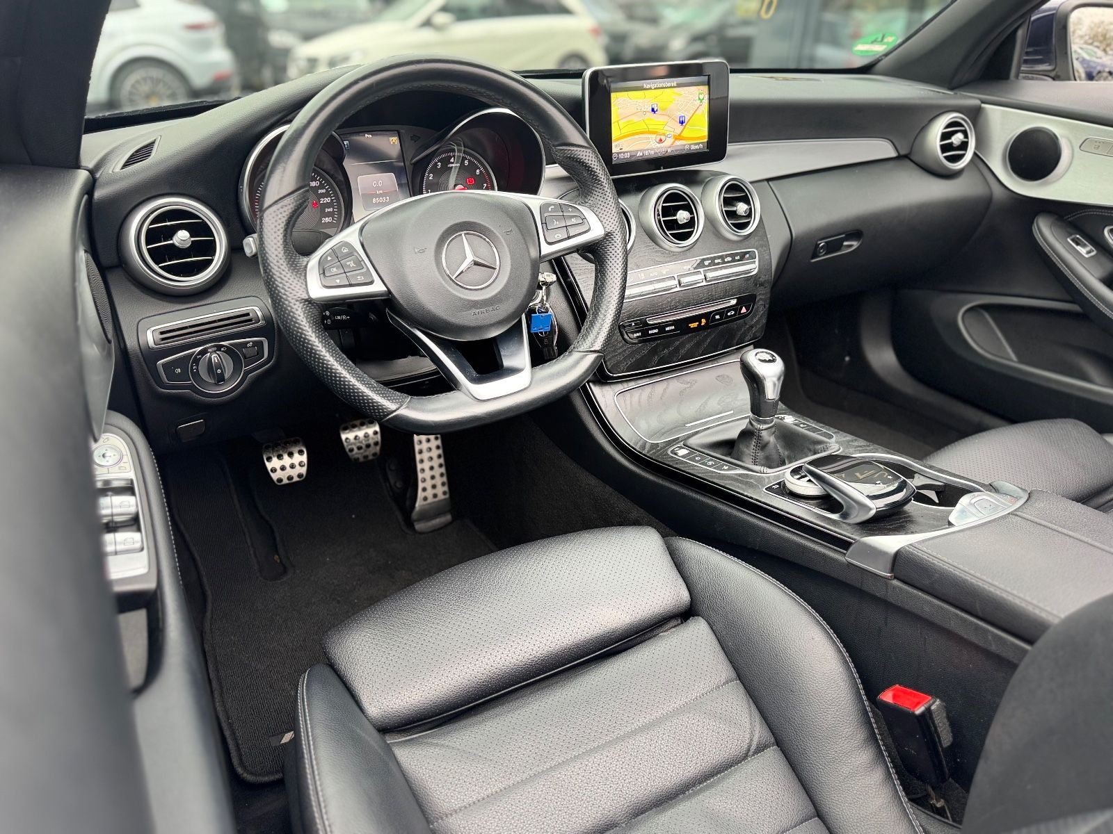 Fahrzeugabbildung Mercedes-Benz C 180 CABRIO*AMG-LINE*AIRSCARF*LEDER*VOLL-LED*