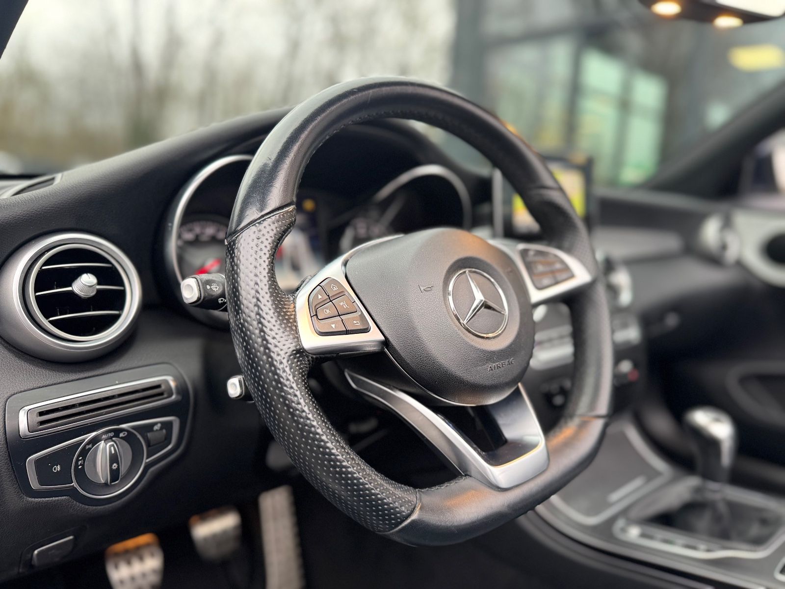 Fahrzeugabbildung Mercedes-Benz C 180 CABRIO*AMG-LINE*AIRSCARF*LEDER*VOLL-LED*