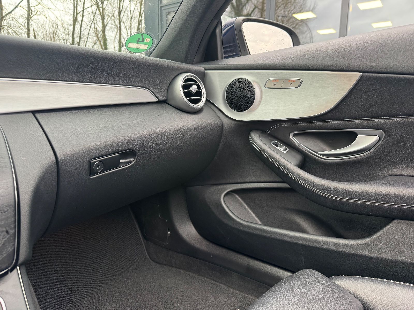 Fahrzeugabbildung Mercedes-Benz C 180 CABRIO*AMG-LINE*AIRSCARF*LEDER*VOLL-LED*