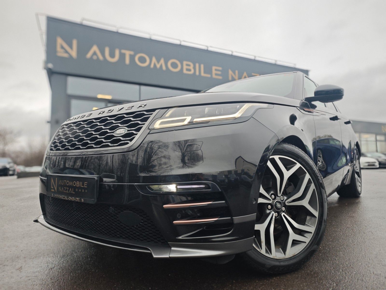 Fahrzeugabbildung Land Rover RANGE ROVER VELAR P300D*R-DYNAMIC*PANORAMA*LUFT*