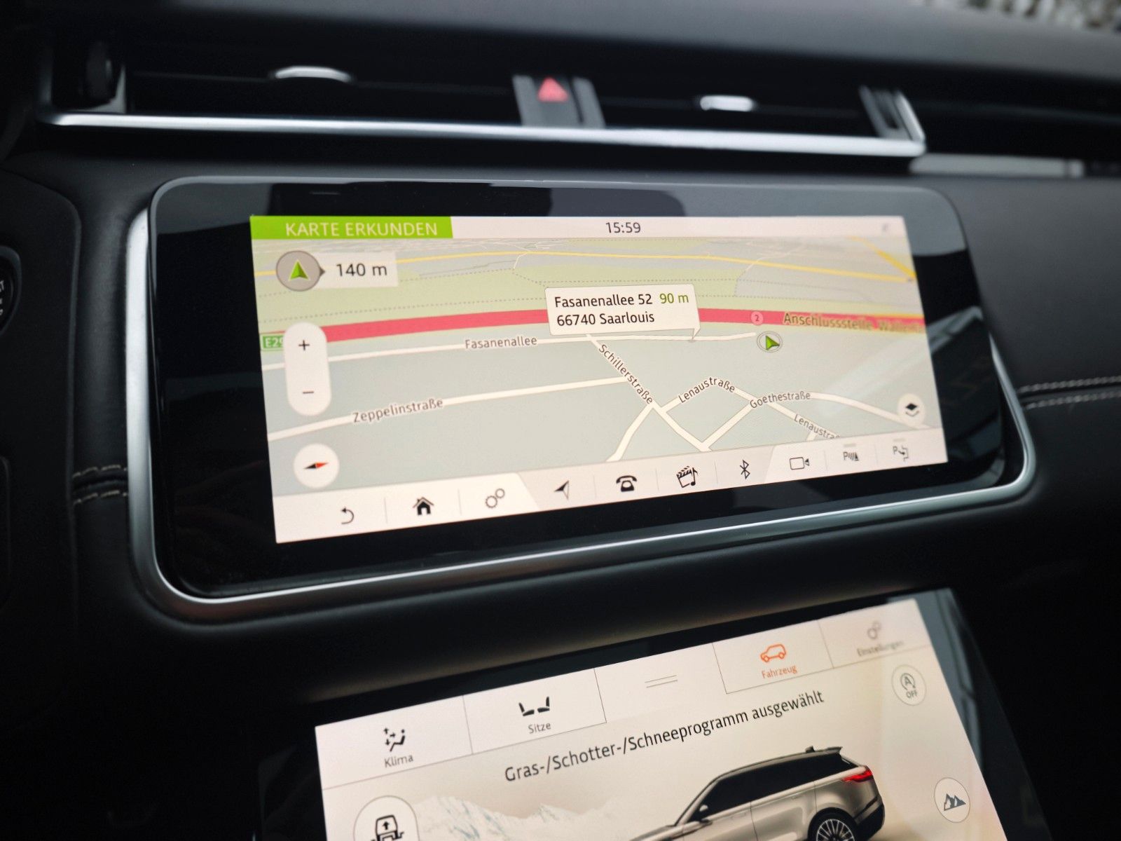 Fahrzeugabbildung Land Rover RANGE ROVER VELAR P300D*R-DYNAMIC*PANORAMA*LUFT*