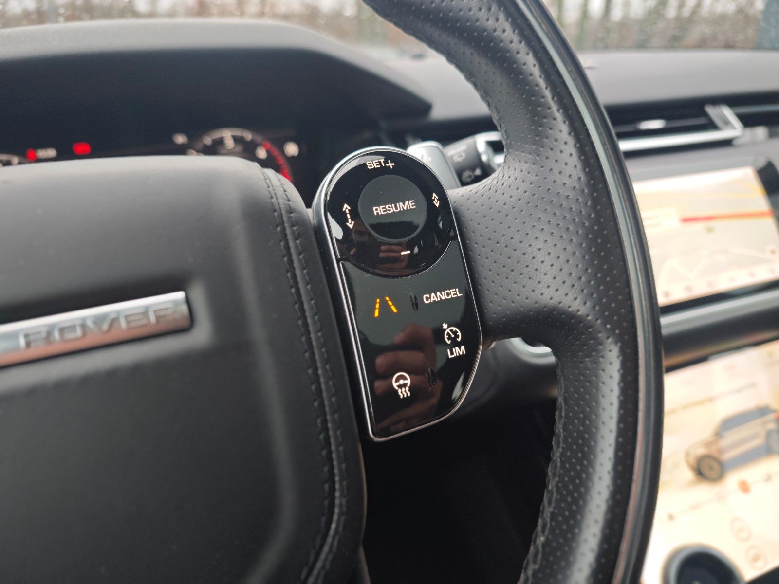 Fahrzeugabbildung Land Rover RANGE ROVER VELAR P300D*R-DYNAMIC*PANORAMA*LUFT*