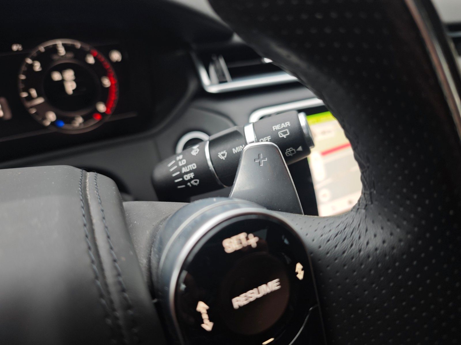 Fahrzeugabbildung Land Rover RANGE ROVER VELAR P300D*R-DYNAMIC*PANORAMA*LUFT*