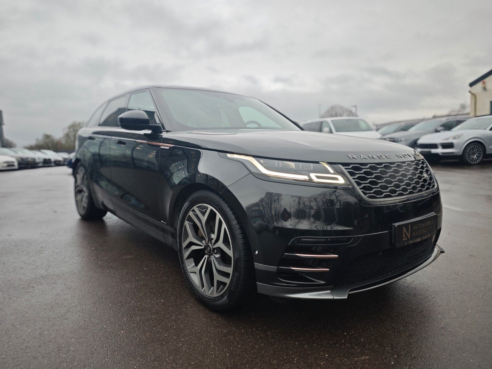 Fahrzeugabbildung Land Rover RANGE ROVER VELAR P300D*R-DYNAMIC*PANORAMA*LUFT*
