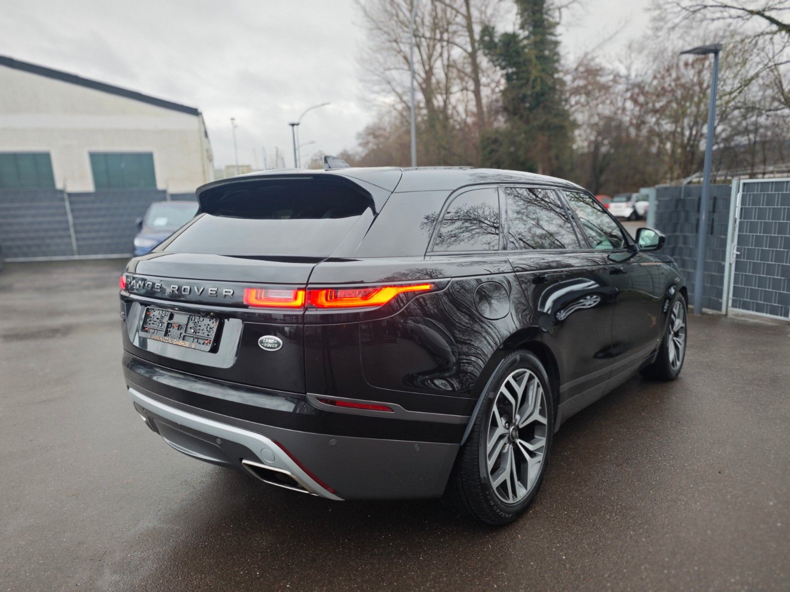 Fahrzeugabbildung Land Rover RANGE ROVER VELAR P300D*R-DYNAMIC*PANORAMA*LUFT*