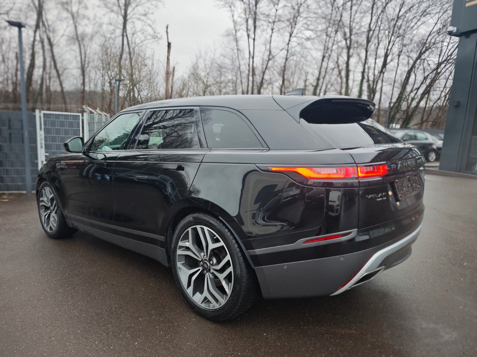 Fahrzeugabbildung Land Rover RANGE ROVER VELAR P300D*R-DYNAMIC*PANORAMA*LUFT*