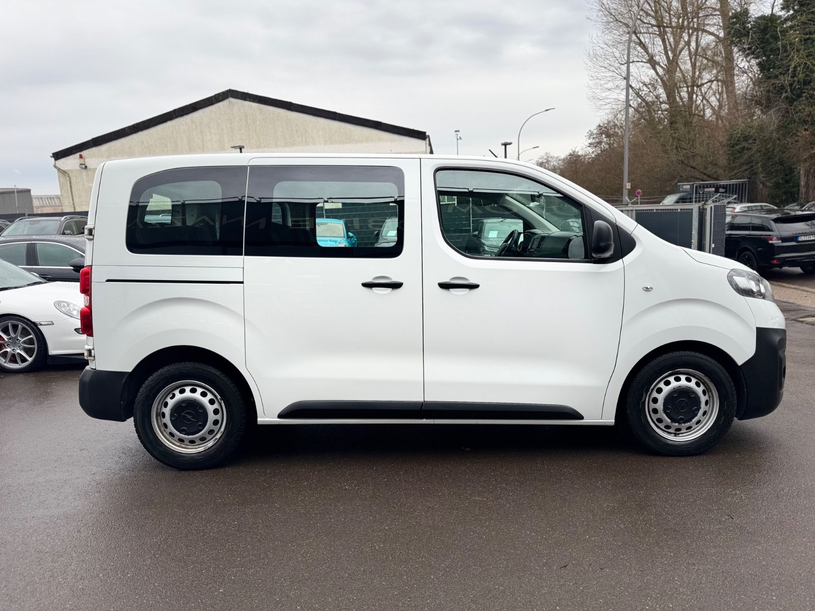 Fahrzeugabbildung Opel VIVARO *L1 *9 SITZER*KLIMA*NAVI*1.HD*PDC*TOP