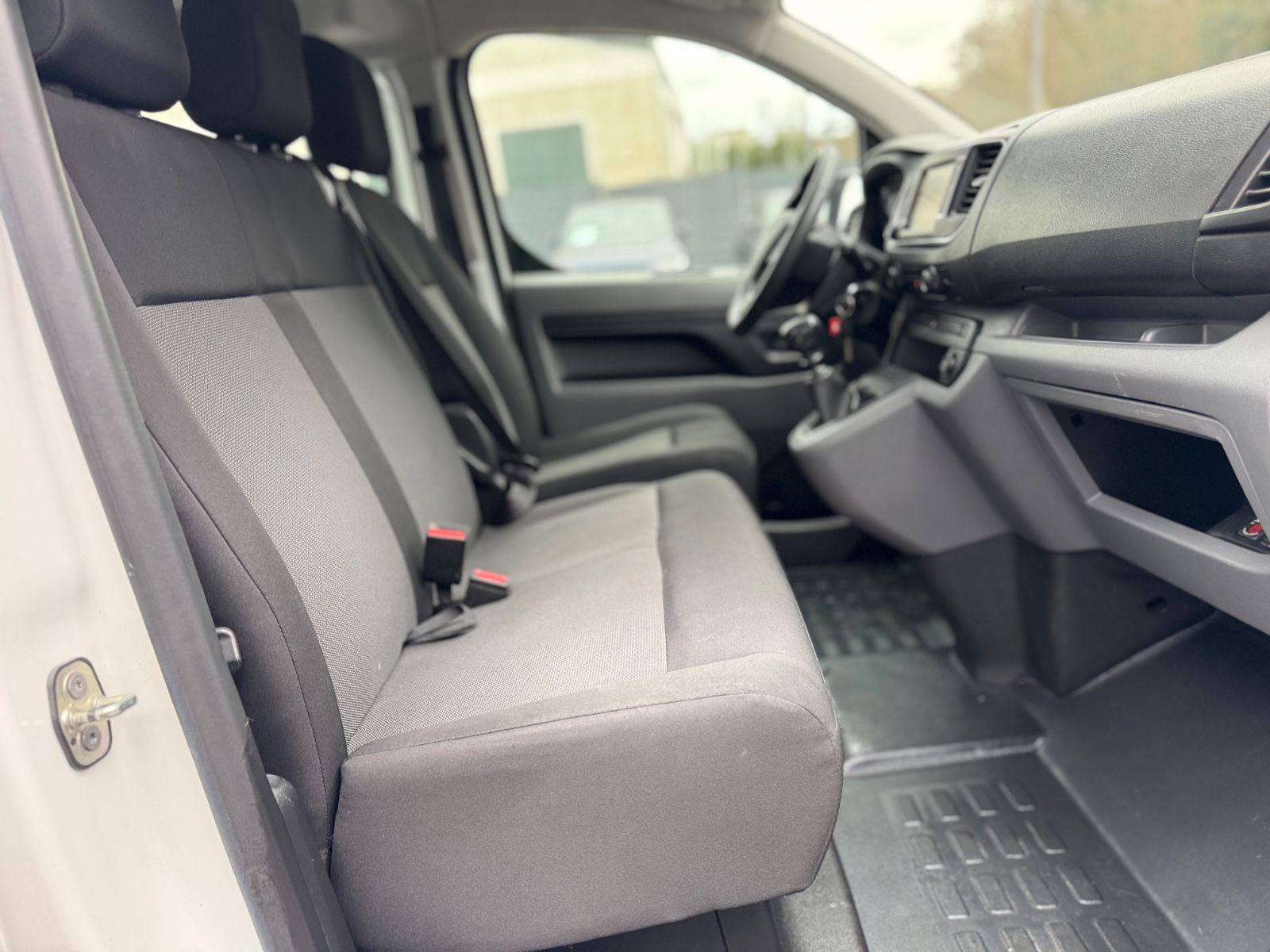 Fahrzeugabbildung Opel VIVARO *L1 *9 SITZER*KLIMA*NAVI*1.HD*PDC*TOP