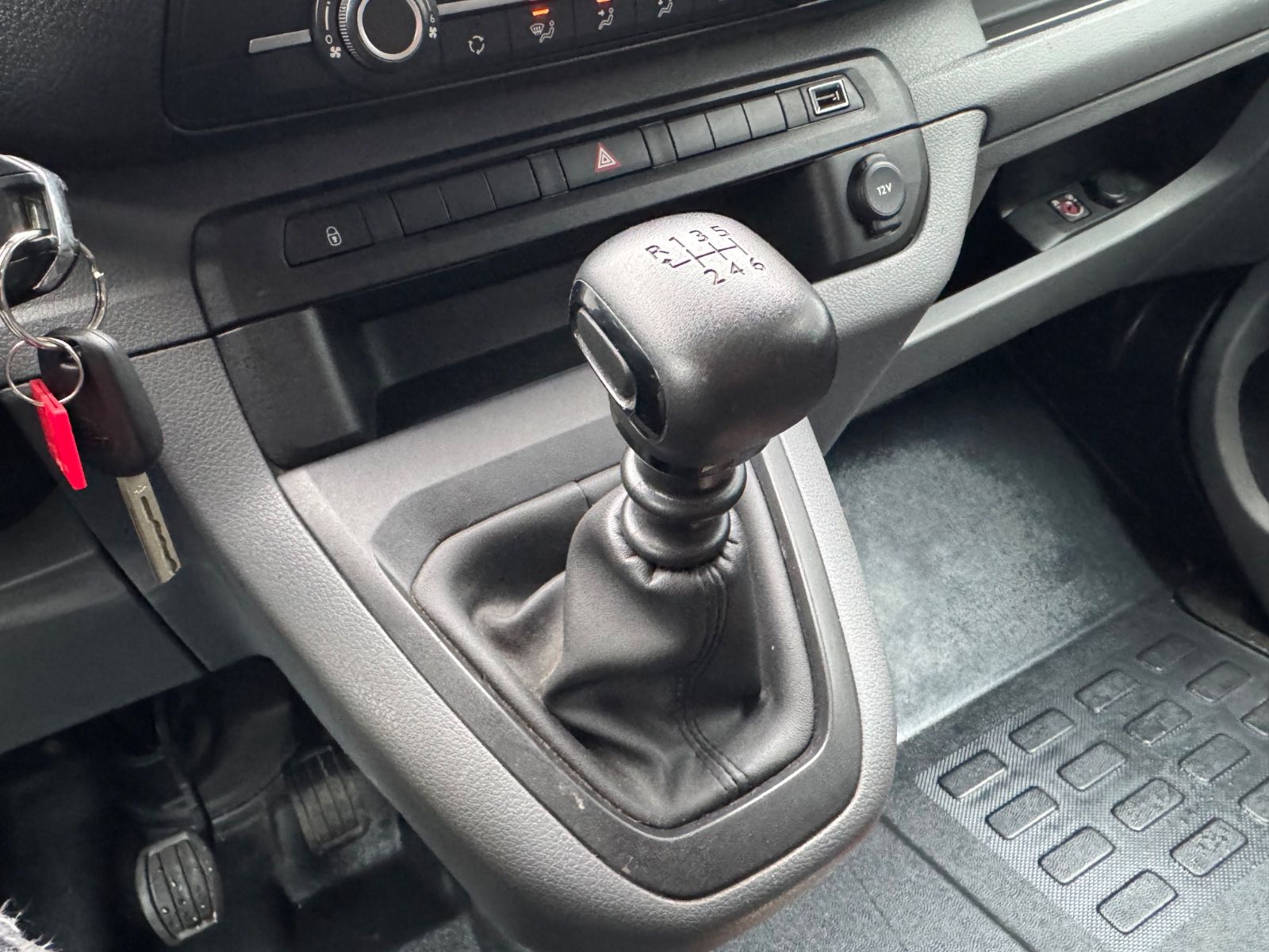 Fahrzeugabbildung Opel VIVARO *L1 *9 SITZER*KLIMA*NAVI*1.HD*PDC*TOP