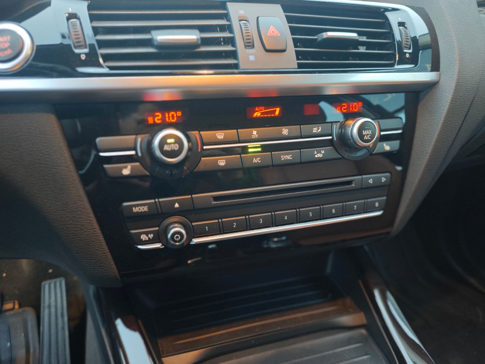 Fahrzeugabbildung BMW X3 xDrive 20 d XLINE*AUT*HEAD-UP*LEDER BRAUN*2HD