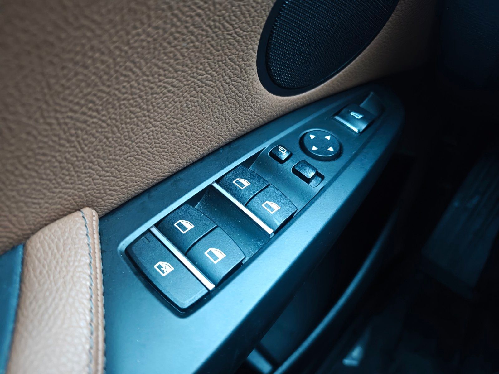 Fahrzeugabbildung BMW X3 xDrive 20 d XLINE*AUT*HEAD-UP*LEDER BRAUN*2HD