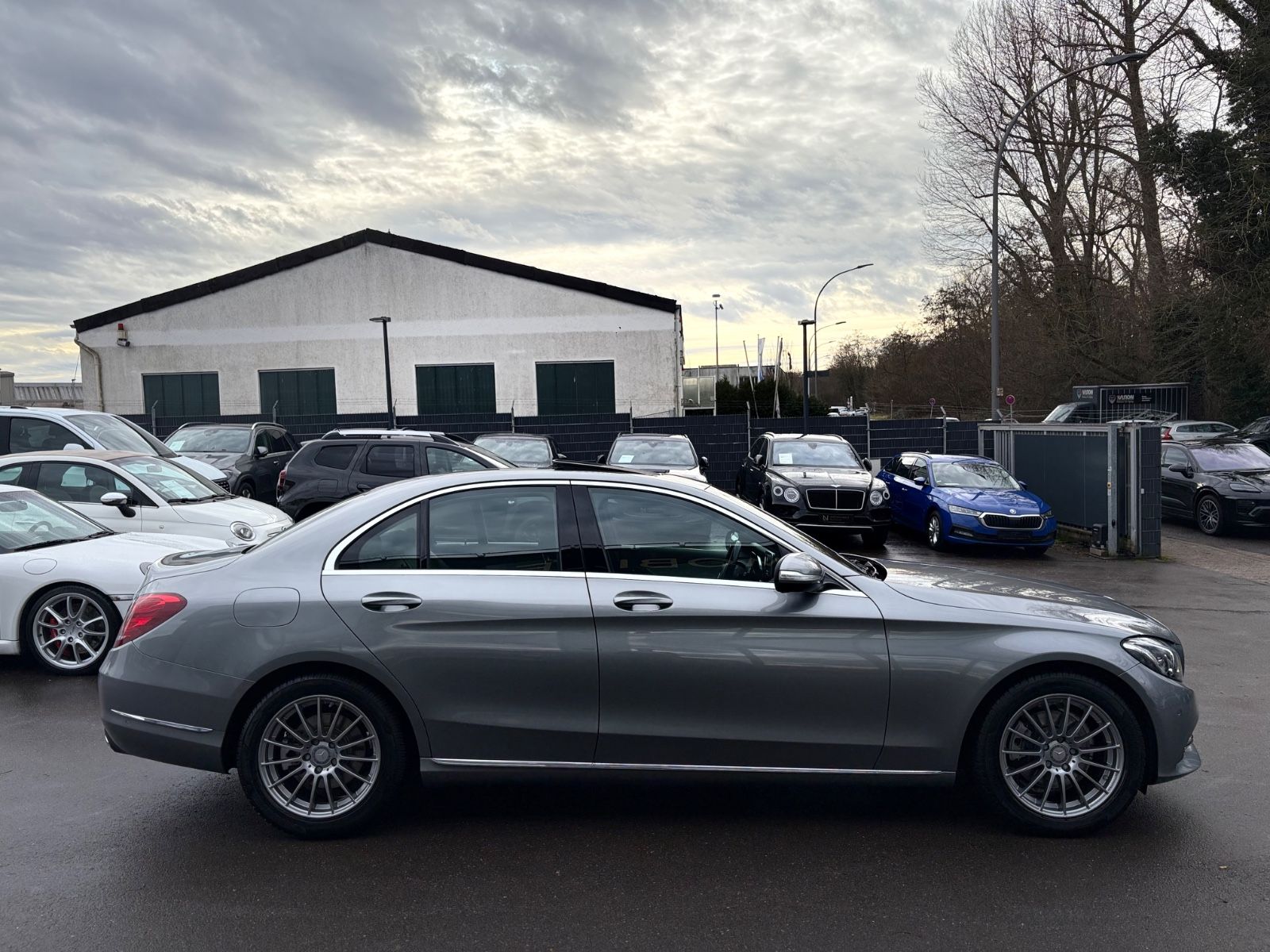 Fahrzeugabbildung Mercedes-Benz C 200 LIM*AUT*AVANTGARDE*EL.SD*SHZ*2.HD*TOP