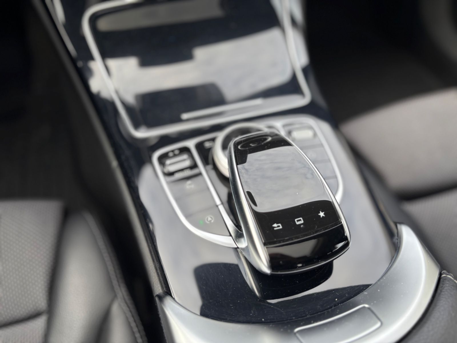 Fahrzeugabbildung Mercedes-Benz C 200 LIM*AUT*AVANTGARDE*EL.SD*SHZ*2.HD*TOP