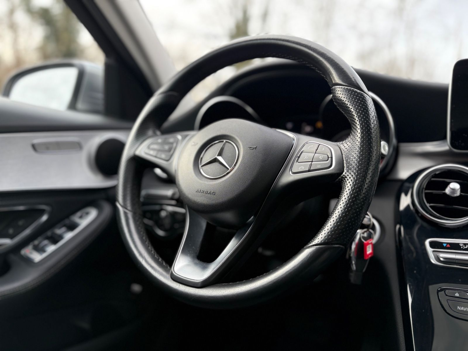 Fahrzeugabbildung Mercedes-Benz C 200 LIM*AUT*AVANTGARDE*EL.SD*SHZ*2.HD*TOP