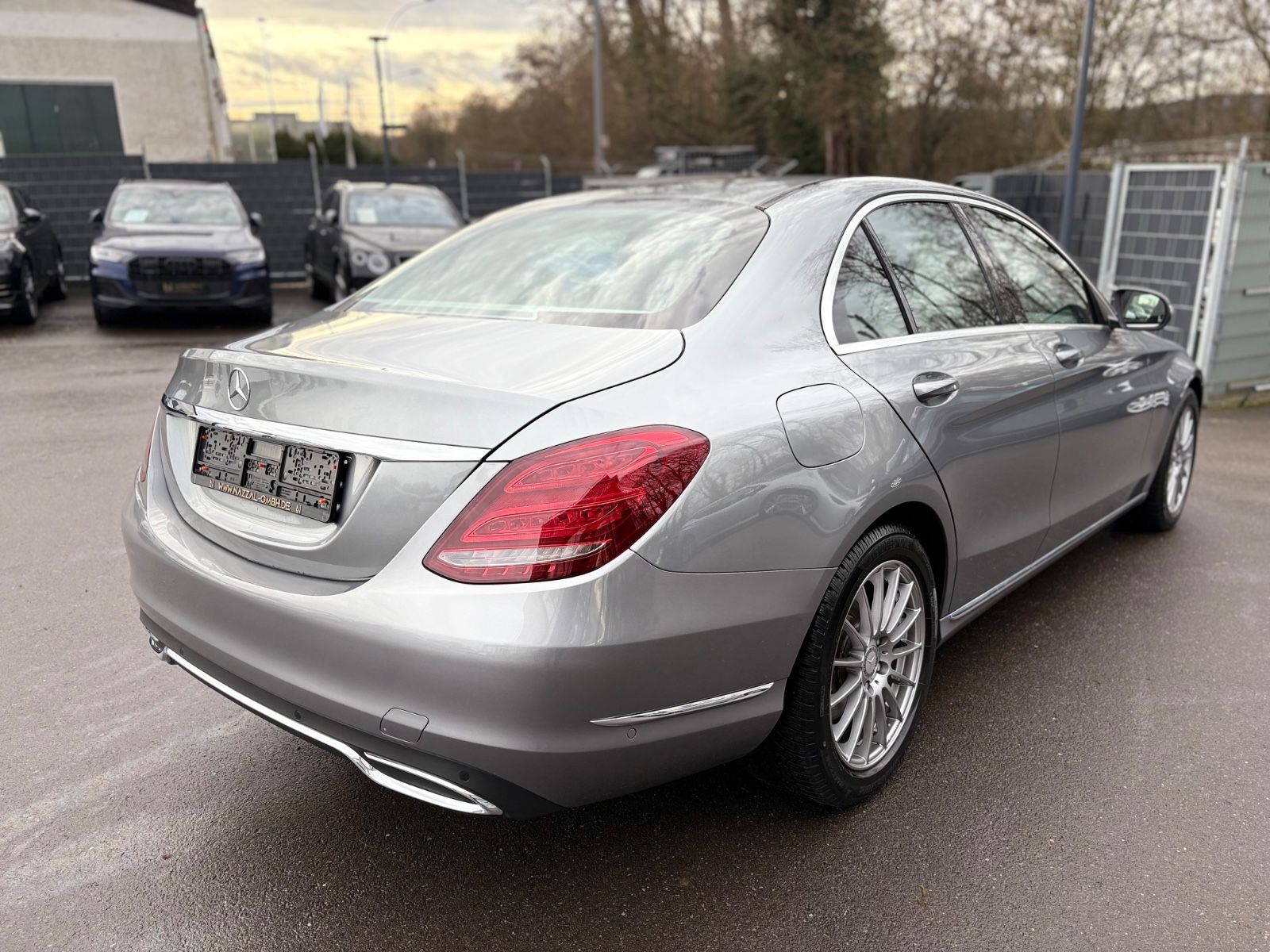 Fahrzeugabbildung Mercedes-Benz C 200 LIM*AUT*AVANTGARDE*EL.SD*SHZ*2.HD*TOP