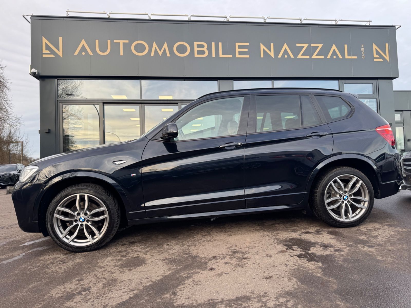 Fahrzeugabbildung BMW X3 28i xDRIVE*M SPORT*HEAD-UP*NAVI*LED*KAMERA*